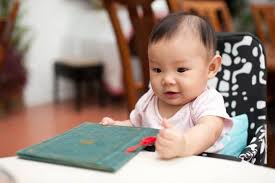Ciri lain dari anak dengan sindrom asperger yakni ekspresi wajah yang datar, tidak peka, cenderung obsesif, tidak menyukai perubahan walau sekecil apapun, dan punya gangguan motorik. Ciri Ciri Bayi Autis Autisme Yang Perlu Diwaspadai Ortu Sejak Dini