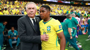 Romário detona Ancelotti e solta até palavrão para disparar contra o Endrick por gol perdido: 'F... se é novo, tem que fazer'