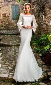 Schnitt & design im überblick. Brautmode Und Abendmode Von Sunnyf De In Bremen Marilyn Figurbetontes Brautkleid Mit Trompetenarmeln Und Carmenausschnit Spitze Kurzschleppe