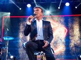 Jun 10, 2021 · o cantor tony carreira anunciou, hoje, na tvi o regresso aos palcos. Tony Carreira Da Concerto Solidario Em Viseu 5 De Outubro Edicao Jornal