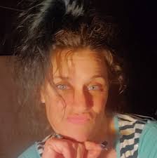 Are those sides with red designs made with moulds?