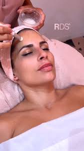 ¿Quieres minimizar el aspecto de tus manchas? , ✅ En promoción hasta  mañana, jueves 31 de octubre incluido. Resérvalo ahora en RDS y disfrútalo  cuando puedas., ✨DIAMOND LUMINOUS de @naturabisse_es es ...