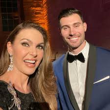 Con mis dos Víctors ❤️❤️ en una Boda de queridos amigos 🥳 me falta mi  Diego quien se lo perdió, porque está con muchos proyectos en la  universidad 😍 #Boda #Bendición #Matrimonio #