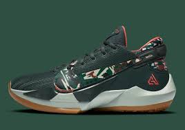 The latest stats, facts, news and notes on giannis antetokounmpo of the milwaukee. Nike Freak 2 Bamo Green Orange Dc9854 300 Sneakernews Com