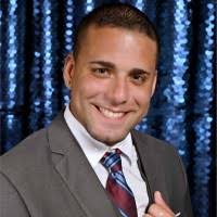 100+ "Néstor" profiles