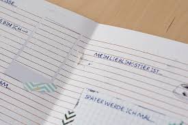 Bei vielen menschen lächelt nur mein mund. Vorlage Freundebuch Zum Ausdrucken Abschiedsgeschenk Fur Lehrer Freundebuch Mit Download Vorlage Fraulein K Sagt Ja Yuniar Tia
