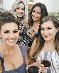 Diana and Ariana (@RealtorDianaD)