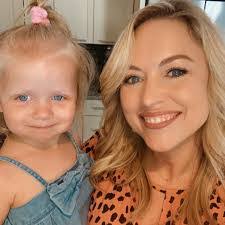 Loretta Lemmon's Instagram, Twitter & Facebook