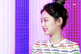 Jennie from blackpink and jimin from bts almost kiss will it be real or fake?let me know in the comments. K Netizens Are In Love With Blackpink Jennie S Flying Heart Arrows