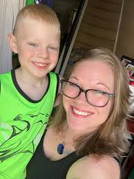 Welcome ladies to Erica Russo Cohen Younique Beauty Bar!!! So a little  about myself. I'm a single mom to an amazing 6 year old son who is my  world! I work in