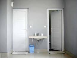 Desain kamar mandi minimalis menjadi alternatif yang dapat dipilih jika ingin memiliki kamar mandi yang simpel dan tidak terlalu. 5 Daftar Harga Pintu Kamar Mandi Berbagai Macam Terbaru 2019