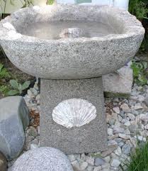 Bird In Bird Bath Video Hypertufa Tips Video Plan A Group Project Incl Description From Pinterest Com I Searched For This On Bin Concrete Bird Bath Hypertufa Concrete Diy Projects