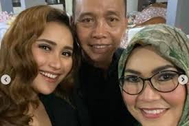 Nonton online berita dan info kartika damayanti terupdate hanya di vidio. Hsfrik0glwgslm