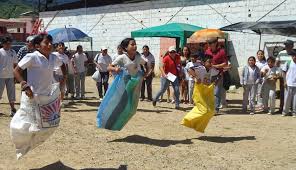 Ver más ideas sobre juegos tradicionales mexicanos, juegos tradicionales, juguetes. Juego Carreras De Encostalados Periodico El Campesino La Voz Del Campo Colombiano