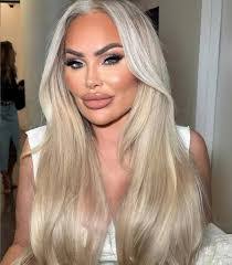 Donna Weidman's Instagram, Twitter & Facebook