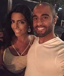 شرط واحد يجب ان يوافق عليه ارسنال حتى. Ø²ÙˆØ¬Ø© Ø¯ÙŠ Ù…Ø§Ø±ÙŠØ§ ØªÙ†Ø¨Ù‡ Ù„ÙˆÙƒØ§Ø³ Ù…ÙˆØ±Ø§