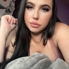 Florence Taylor's Instagram, Twitter & Facebook