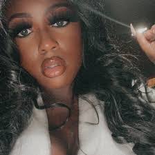 Ebony Lawrence's Instagram, Twitter & Facebook