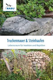 Einer der schnellsten wege, um deinen garten um einen biotop zu erweitern, stellt der steinhaufen dar. Trockenmauer Steinhaufen Im Garten Trockenmauer Steinhaufen Garten Und Outdoor
