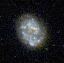 Tradicionalmente se creía que era una galaxia espiral no barrada, o con una barra muy poco remarcable. Atlas Of Peculiar Galaxies Viquipedia L Enciclopedia Lliure