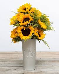 Post your request on airtasker and you'll find efficient, friendly, and helpful drivers that offer flower delivery across australia. The Best Valentine S Day Flower Arrangements For Everyone On Your List Valentine S Day Flower Arrangements Cat Friendly Plants Valentines Flowers