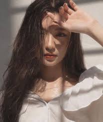 𝘊𝘺𝘮𝘣𝘦𝘭𝘪𝘯𝘦 𝘊𝘰𝘩𝘦𝘯