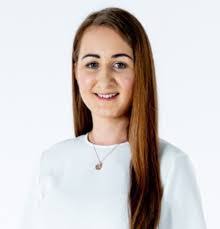 Victoria Logan's Instagram, Twitter & Facebook