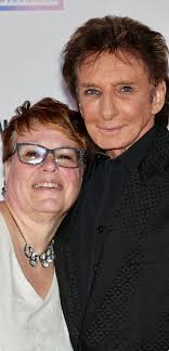 Cute moment between Goldie and her father