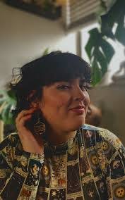 Andrea Bolivar's Instagram, Twitter & Facebook