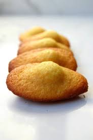 Madeleines Au Miel De Cyril Lignac Et Benoit Couvrand Desserts Francais Alimentation La Patisserie Cyril Lignac