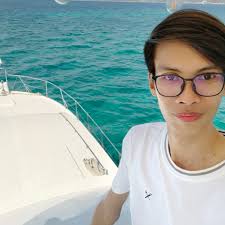 What are the accommodation options in Boracay for 8 people from October  10-12, 2024?