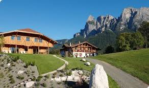 Dosserhof Bauernhof In Vols Am Schlern Urlaub Im Schlern Gebiet Dosserhof Urlaub Bauernhof Sudtirol Urlaub Urlaub Spanien