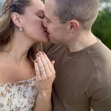 Julia Annis and Robert Haseltine's Wedding Website