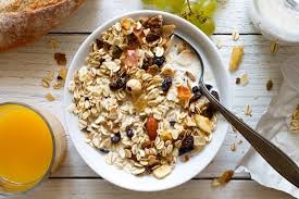 Oatmeal terbuat dari oat yang telah dikeringkan. Apa Itu Muesli Apa Bedanya Dengan Granola Dan Oat