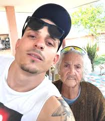 El Influencer Ariel Ramos llega a los Estados Unidos 🇺🇸 Ariel Ramos  Perdomo, un popular tiktoker cubano que hace videos junto a Martha, a quien  llama su abuela, llegó este fin de