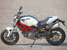 The monster 796 comes in traditional ducati red or diamond black silk with both colours against a red trellis frame and black wheels, which feature a red flash around 60° of the rim side, creating a red stripe at speed. Ducati Monster 796 2010 2013 Review Specs Prices Mcn