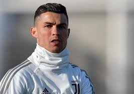 Ronaldo sari sac modeli ronaldo cristiano ronaldo sarisin sac modelleri. Cristiano Ronaldo Evlendi Iddiasi Ortaligi Karistirdi