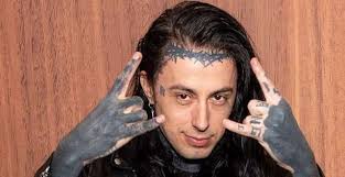 Il tour britannico dei Falling In Reverse è stato annullato poiché Ronnie  Radke ha negato l'ingresso nel paese : r/PostHardcore