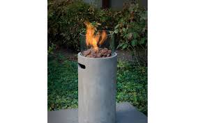 H square steel liquid propane fire pit in black. This Gas Fire Pit Adds An Elegant Warmth To Any Outdoor Space Spy