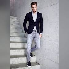Black Blazer Combination With Jeans Mens This Combination Of A Navy Blazer And Grey Jeans Is Perfect For A Night Out Or Smart Casual Occasions To Break Mens Outfits Grey Long Sleeve Shirt Classy Men