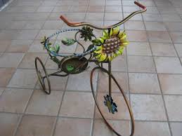 Recinzioni in ferro battuto caratterizzata dal giusto compromesso fra eleganza e semplicità. Portavasi In Ferro Bicicletta Oggettistica Colorata In Ferro Arte E Stile