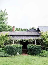 3 563 031 просмотр3,5 млн просмотров. An Expanded Cottage On A Rose Farm Near Yass Cottage Cottage Exterior Farm Cottage