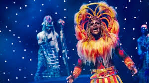Si nous avons manqué le spectacle musical « le roi lion et les rythmes de la terre », nous avons en revanche bien assisté au spectacle « le rythme de la pauses gourmandes à disneyland paris. Konig Der Lowen Dschungel Festival