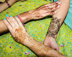 Place your small henna tattoo on your shoulder, neck or back and choose the design that you've always wanted to try. 1001 Ideas For Mehndi The Gorgeous Indian Henna Tattoo Art