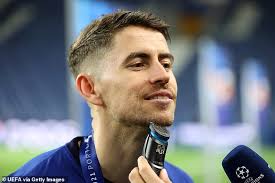 Jorginho of chelsea in action during the premier league match between chelsea fc and brighton & hove albion at stamford jorginho of chelsea celebrates after scoring his sides second goal. Chelsea Star Jorginho Musste Sich Nach Dem Champions League Erfolg Von Einem Reporter Den Bart Rasieren Lassen Aktuelle Boulevard Nachrichten Und Fotogalerien Zu Stars Sternchen