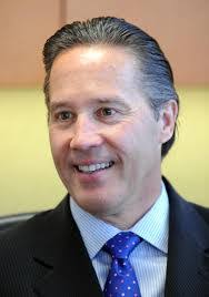 Robert Hirt's Instagram, Twitter & Facebook