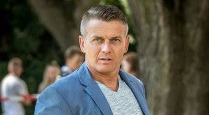 He is an actor, known for spy game (2001), rendörsztori (2002) and álom.net (2009). A Vilag Szivcsakraja Folott Tartja Eskuvojet Pikali Gerda Es Rekasi Karoly Borsonline