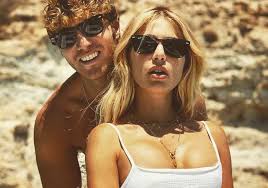 La modella siciliana non ha voluto clizia non ha concesso i fatidici 5 minuti di effusioni tra le lenzuola a paolo, che se n'è andato a letto tutto solo. Paolo Ciavarro Pronto A Diventare Papa Parla Clizia