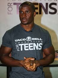 Reggie bush injury report | 49ers rb reggie bush suffers injury after slipping on concrete. Reggie Bush 2021 Wife Net Worth Tattoos Smoking Body Facts Taddlr