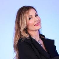 Dawn Runge's Instagram, Twitter & Facebook